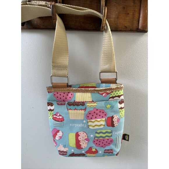 Lily Bloom Cupcakes Print Nylon Adjustable Strap Zip Pocket Crossbody Handbag - Picture 5 of 5